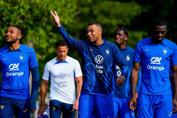 Après Christopher Nkunku, Chelsea vient officiellement de s'offrir un nouvel international français en cette période de mercato estival en la personne d'Axel Disasi (iconsport)