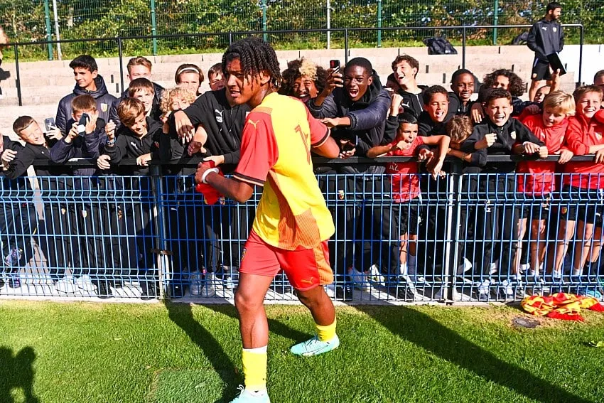 Kyllian Antonio sous les couleurs du RC Lens (Photo by Icon Sport)