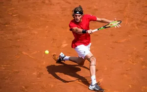 Les jeunes pousses : Stéfanos Tsitsipas s’invite chez les grands