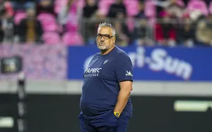 Top 14 : Christophe Urios mis en danger par son caractère ?