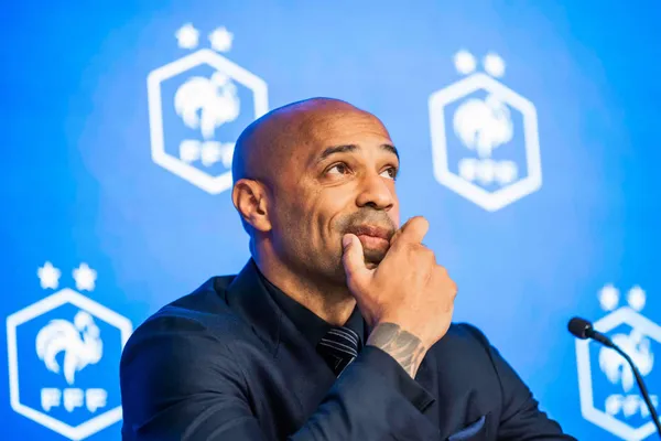 Thierry Henry, le tout nouveau sélectionneur de l'Equipe de France Espoirs, vient de dévoiler la liste des joueurs retenus pour le prochain rassemblement des Bleuets (iconsport) 