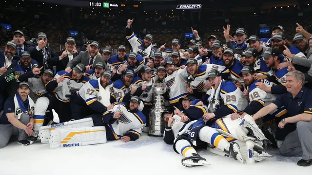 Les Blues de St. Louis remportent leur première Stanley Cup !