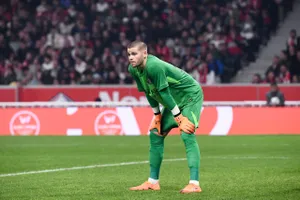 Équipe de France : première titularisation pour Chevalier, dans les pas de Ruffier