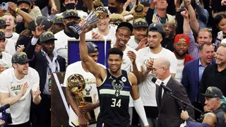 NBA Playoffs : les Bucks champions avec un Giánnis Antetokoúnmpo monstrueux