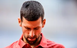 Roland Garros : Novak Djokovic dépité, la durée de sa blessure est connue !