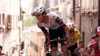 Étape 10 Giro 2025 : parcours détaillé, profil, favoris et horaires