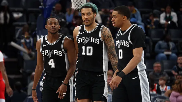 Trade Spurs : Sochan et Johnson au cœur d’un deal stratosphérique !