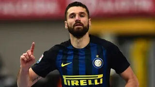 Football – Antonio Candreva aide une petite fille et sa famille