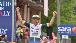 Giro – étape 3 : le numéro de Van den Hoorn