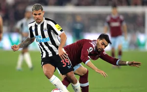 Premier League : un ancien lyonnais prolonge jusqu’en 2028