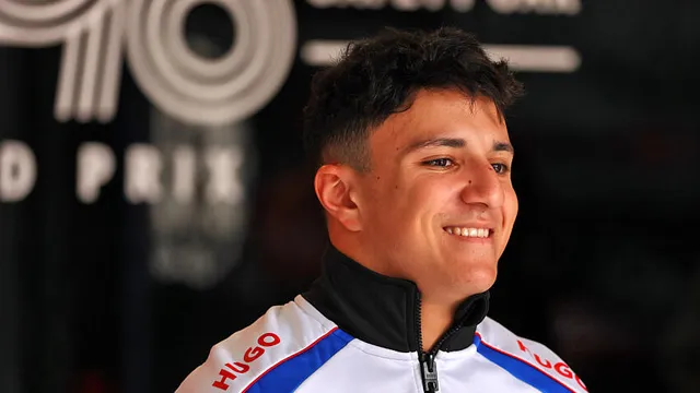 F1 : Isack Hadjar chez Red Bull ? Peter Bayer est catégorique