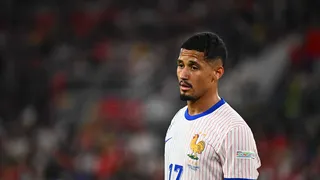 Euro 2024 : “Il faut demander au doc”, Saliba maintient le flou au sujet de Mbappé