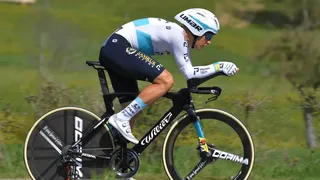 Critérium du Dauphiné – étape 4 : Alexey Lutsenko remporte le chrono, Thomas déçoit