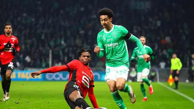 Mercato ASSE : pourquoi Djylian N’Guessan a tout intérêt à prolonger chez les Verts