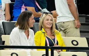 JO 2024 : le geste incroyable de Nadia Comaneci