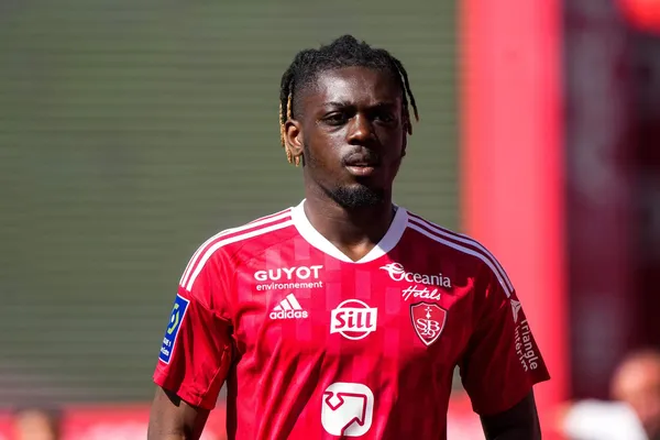 Bradley Locko quitte le Stade de Reims pour rejoindre définitivement Brest en cette période de mercato estival (iconsport)