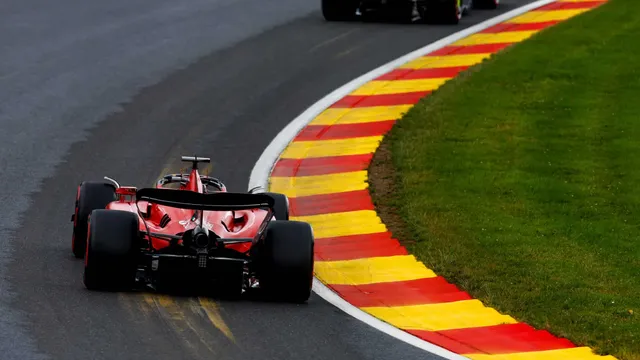 F1 : Leclerc, Sainz, Albon : mais qui seront les pilotes Ferrari en 2024 ?