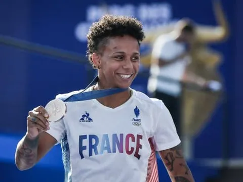 JO 2024 : Amandine Buchard se lance dans une autre discipline !