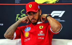 F1 : “90% n’en voulaient pas”, le terrible désaveu de Ferrari sur Lewis Hamilton