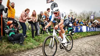 Tour des Flandres 2024 – Classement et Résultat – Quel numéro de Van der Poel !
