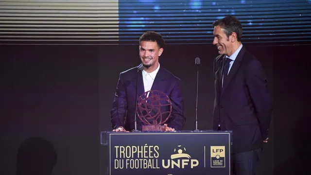 Trophées UNFP : “C’est eux qui font tout sur le terrain”, la déclaration d’amour de Zaïre-Emery à ses supporteurs