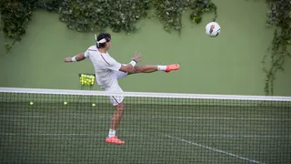 Ça m’énerve les footeux qui jouent au tennis !