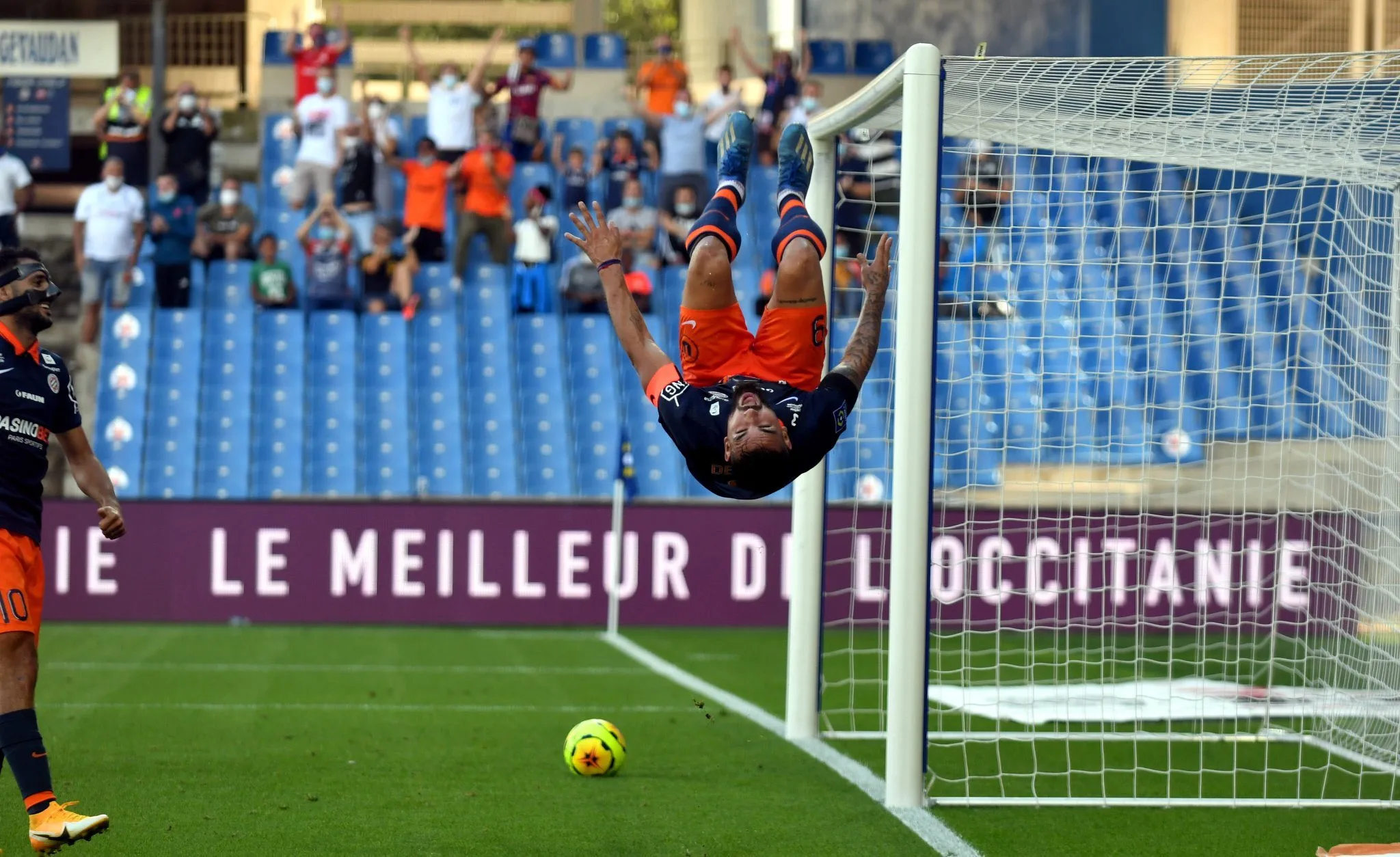 Un salto pour célébrer son but face à Angers