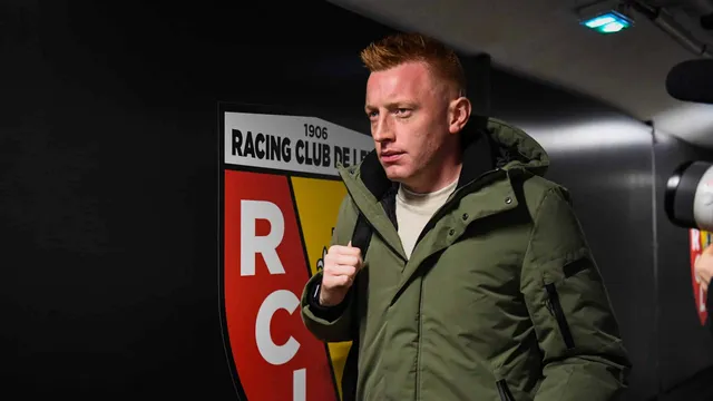 Mercato RC Lens : un défenseur affole la Ligue 1 et la Ligue 2