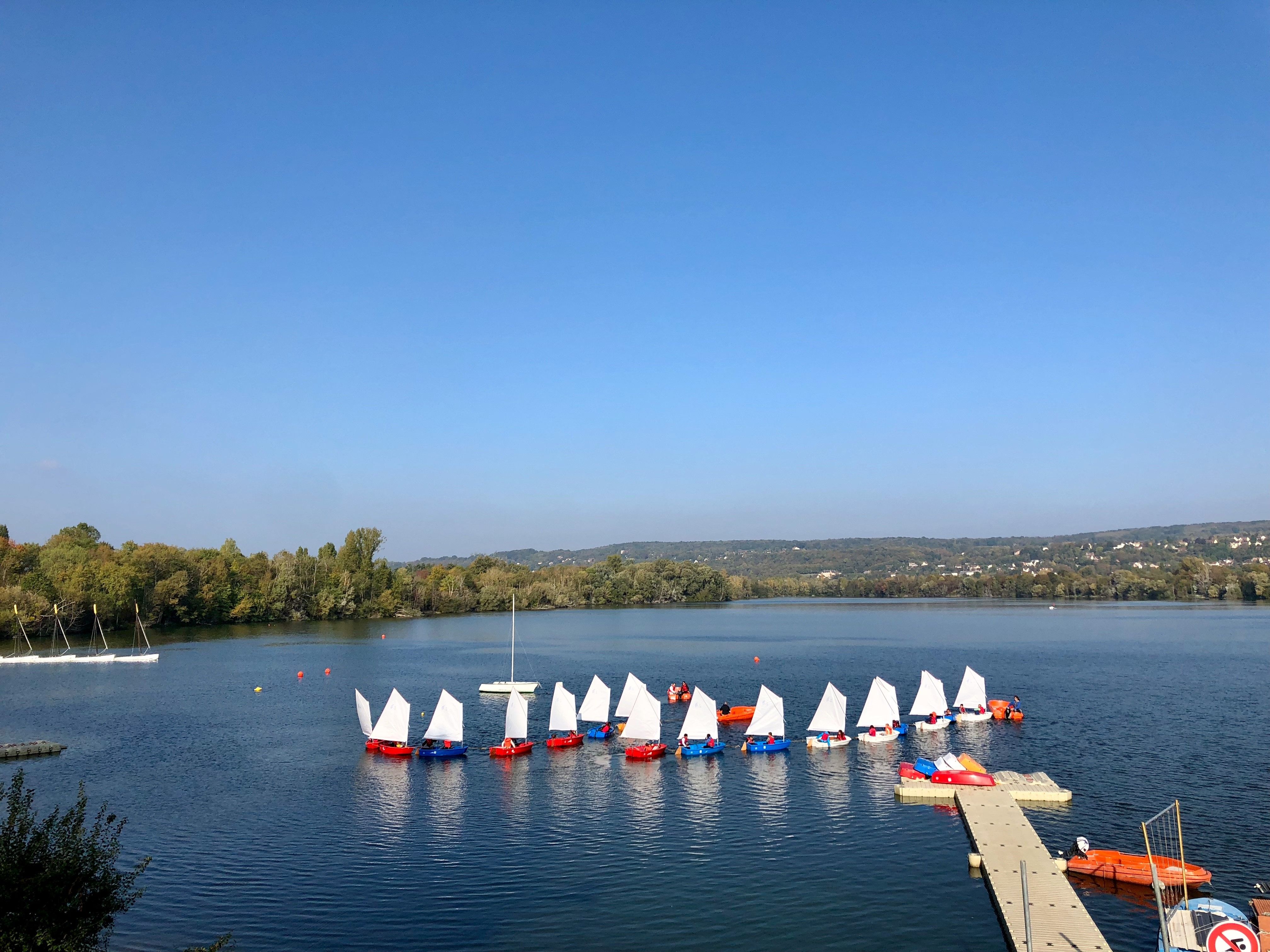 Optimist, laser, stand up paddel : toutes les sembarcations sont les bienvenues à l'île de loisirs du Val de Seine