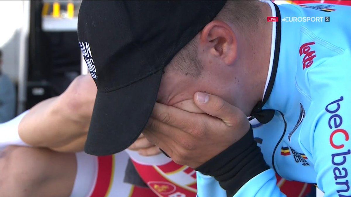 Remco Evenepoel était en larme après avoir remporté le championnat d'europe du contre-la-montre à Alkmaar