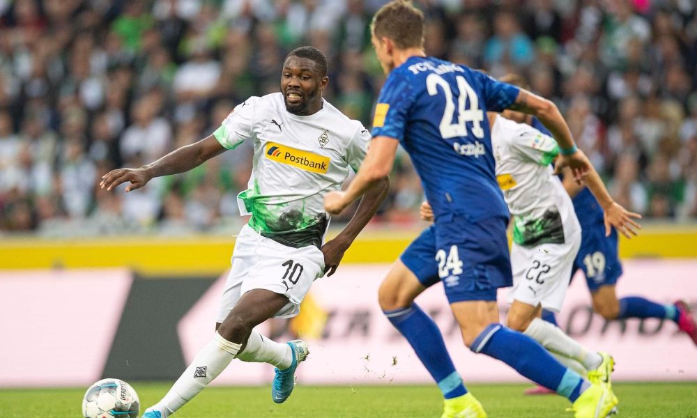 Https Wesportfr Com Wp Content Uploads 2020 11 Eroeffnen Mit Ihren Teams Die Rueckrunde Gladbachs Marcus Thuram Und Schalkes Bastian Oczipka Re 1000x600 Jpg