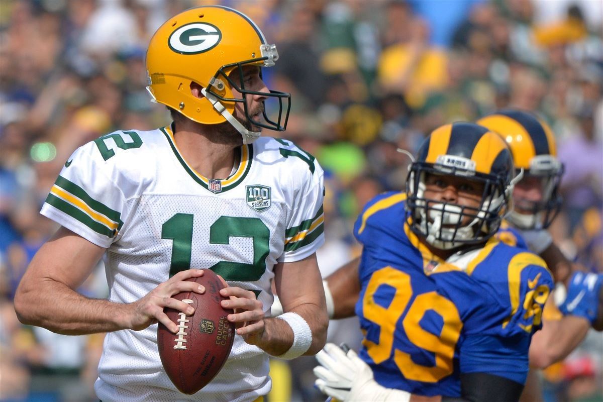 Aaron Rodgers vs Aaron Donald