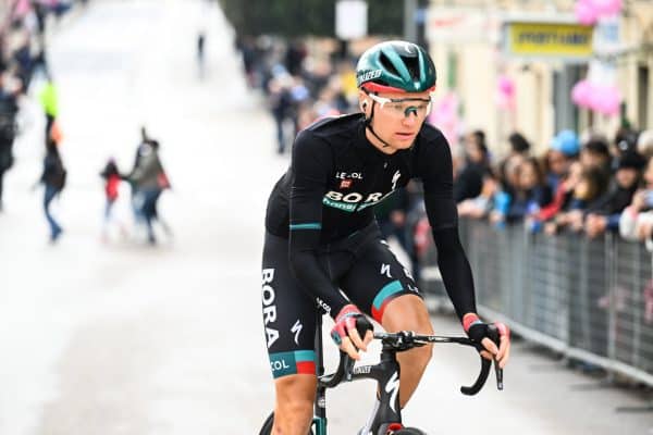 Aleksandr Vlasov quitte le Giro 2023 (iconsport)