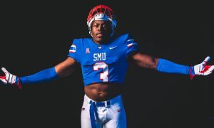 Français NFL Junior Aho