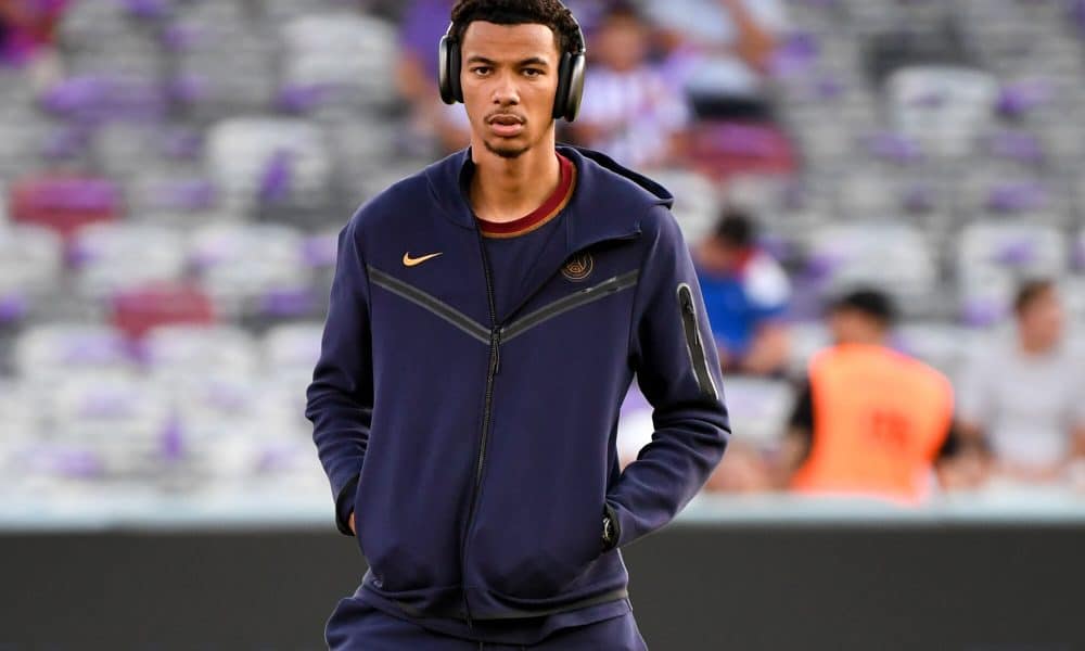 Alors que Randal Kolo Muani se rapproche du PSG en cette fin de mercato, l'attitude d'Ekitiké pourrait tout changer (iconsport)